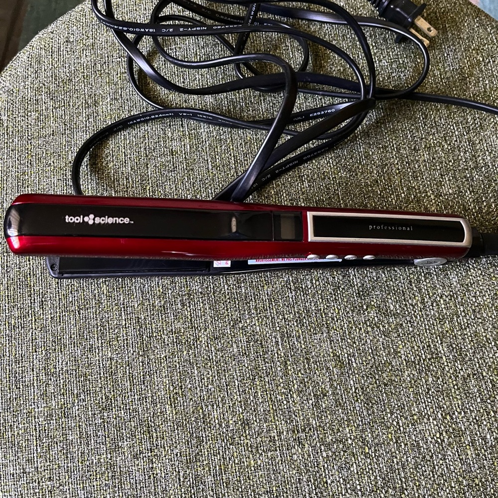 Tool Science Red and Black Hair Straightener